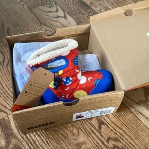 Toddler winter bogs Size 8